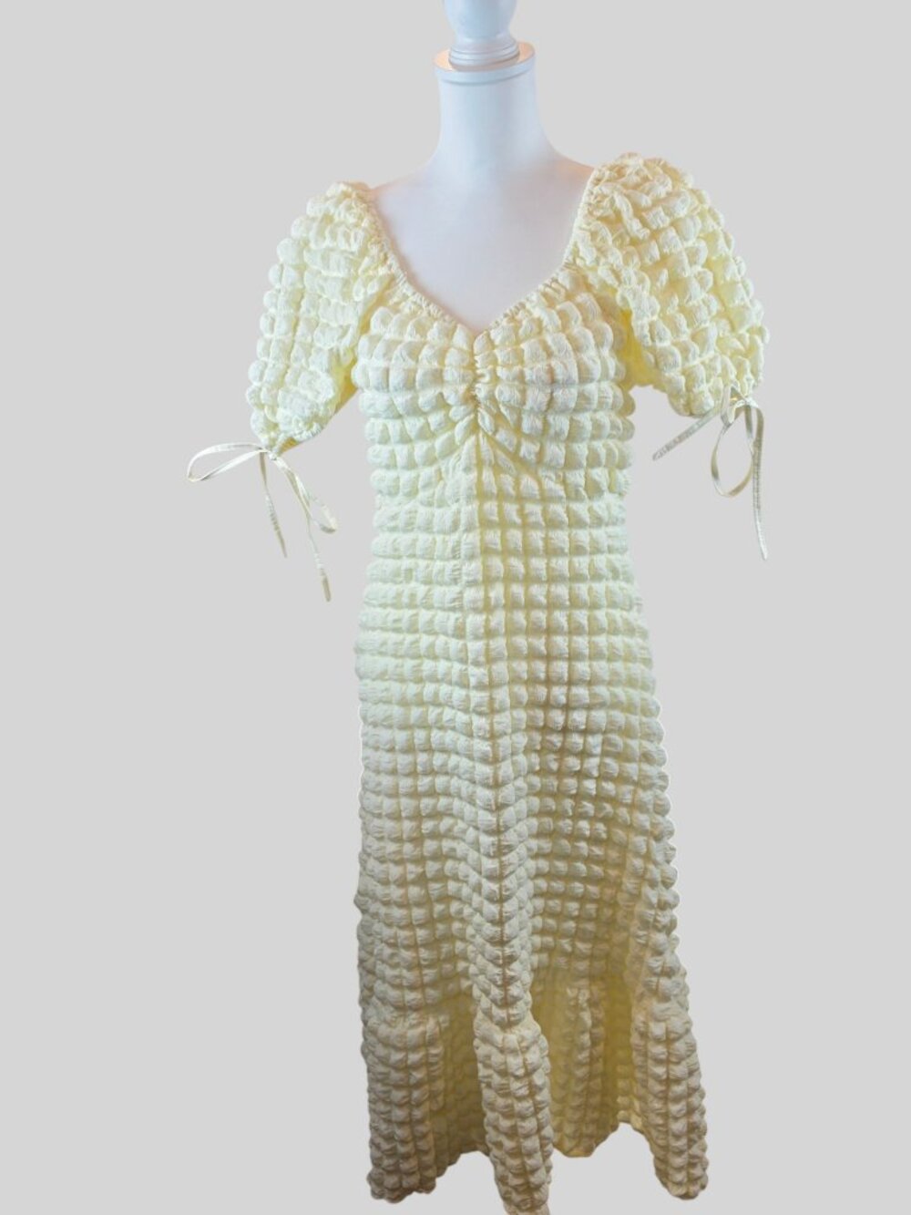 Locachy Popcorn Bubble Cream Textured Midi Dress Size L